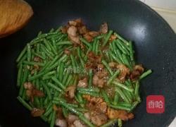 五花肉炒豇豆的做法图解4