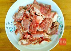 西红柿土豆炖牛腩的做法图解1