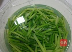 蒜苔肉丝的做法图解2
