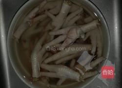 泡椒鸡爪的做法图解1