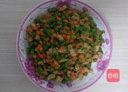 豌豆粒炒肉丁的做法图解3