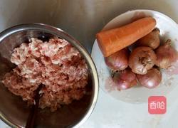 猪肉元葱胡萝卜包子的做法图解4