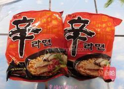 荷包蛋厚切午餐肉辛辣面的做法图解1