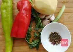 花椒油炝拌土豆丝的做法图解1