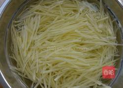 花椒油炝拌土豆丝的做法图解3