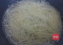 花椒油炝拌土豆丝的做法图解4