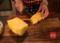 菠萝烧牛肉的做法图解1