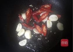 斋炒海鲜菇甜豆的做法图解3