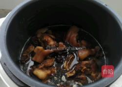 春笋烧 蹄膀的做法图解1