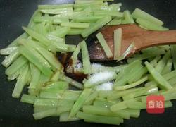 莴笋炒蛋的做法图解9