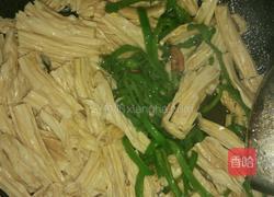 青椒炒腐竹的做法图解6