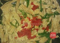 青椒炒腐竹的做法图解7