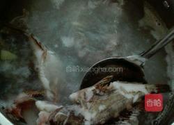 芥菜咸骨海鱼煲的做法图解3