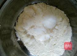 批萨饼皮的制作的做法图解2