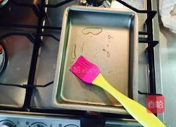 双色蛋糕香蕉卷的做法图解3