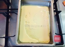 双色蛋糕香蕉卷的做法图解4