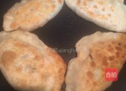 葱虾盒子（参照韭菜盒子起的名）的做法图解6