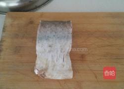 快手蒸白鱼的做法图解1