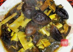 竹笋霉干菜炒香菇的做法图解4