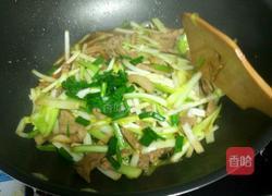 韭黄炒肉丝的做法图解6