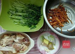 虫草鸡腿煲的做法图解2