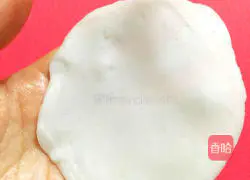 Illustration of how to make crystal shrimp dumplings 7