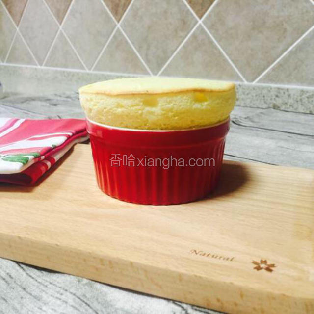 烤箱预热至180度，烤15分钟左右




各家烤箱不同，注意观察长高和上色