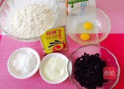 蜜豆花环面包的做法图解1