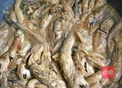 炖胖条鱼的做法图解8