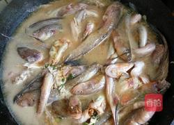 炖胖条鱼的做法图解7