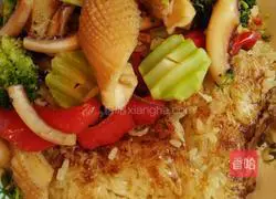 Illustration of how to make squid claypot rice 14