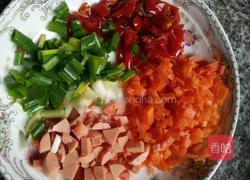 胡萝卜鸡蛋火腿炒饭的做法图解3