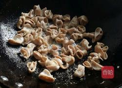 干煸肥肠的做法图解2