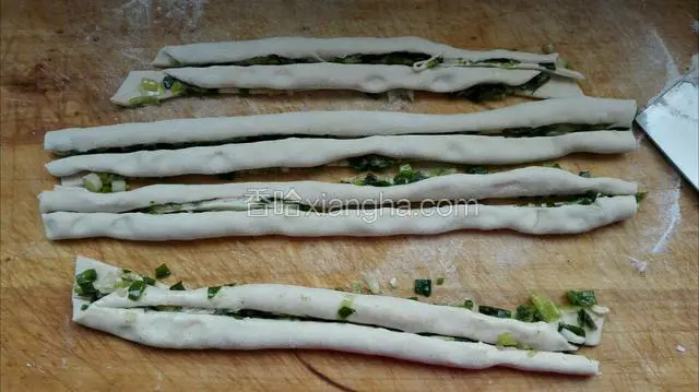 分别在卷上切一刀