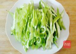 青椒炒苦瓜的做法图解2