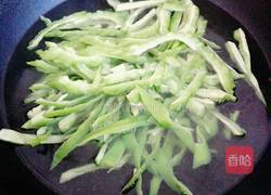 青椒炒苦瓜的做法图解3