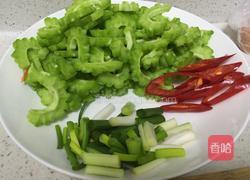 豆瓣苦瓜的做法图解1