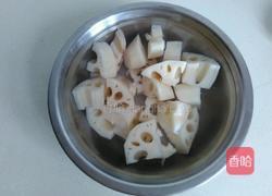 莲藕筒骨汤的做法图解3