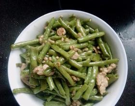 1最简单基础的四季豆炒肉[图]