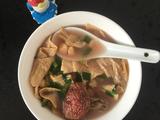 三鲜红菇腐竹汤的做法[图]