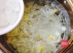 银耳红枣雪梨粥的做法图解4