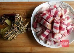 土豆烧五花肉的做法图解1