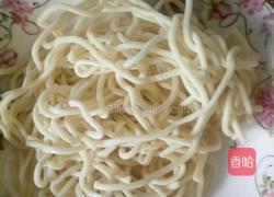乌冬面炒泡菜丝的做法图解3