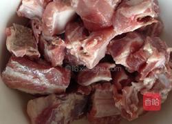 排骨汤的做法图解1