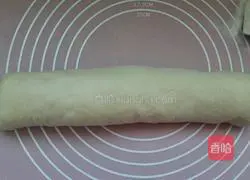 Illustration of how to make strawberry jam buns 9