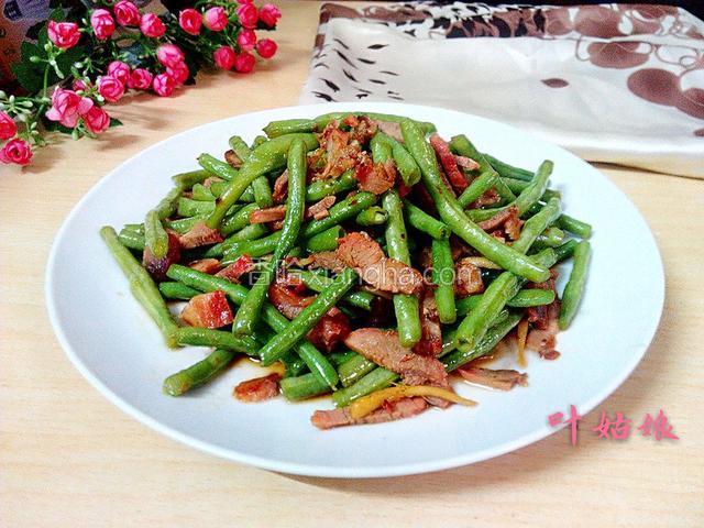 叉烧炒豇豆