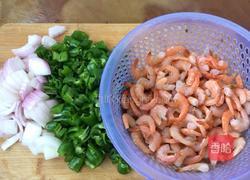 辣椒炒虾的做法图解2