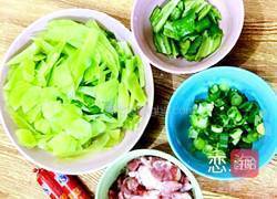 莴苣火腿炒肉的做法图解1