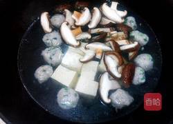 香菇豆腐鱼丸汤的做法图解4