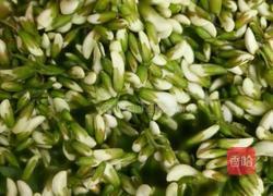 蒸洋槐花的做法图解3